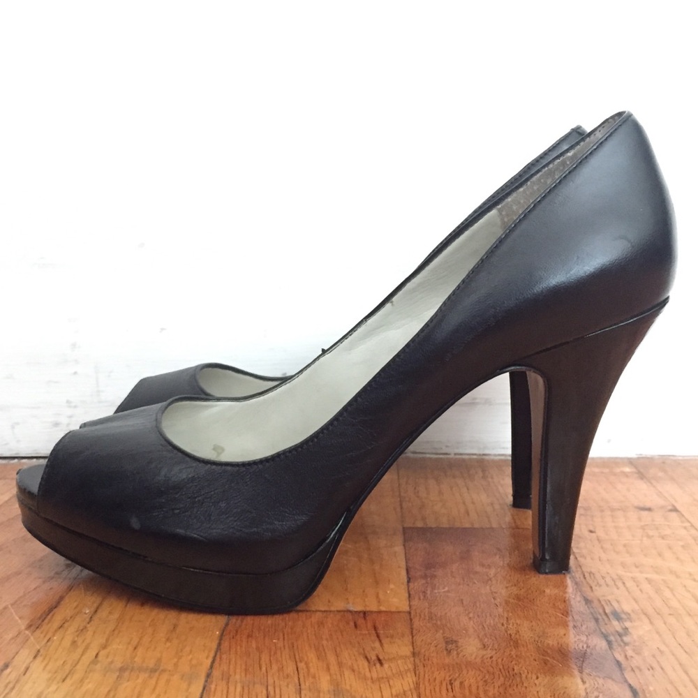Nine West Danee Peep-Toe Pump Size 7